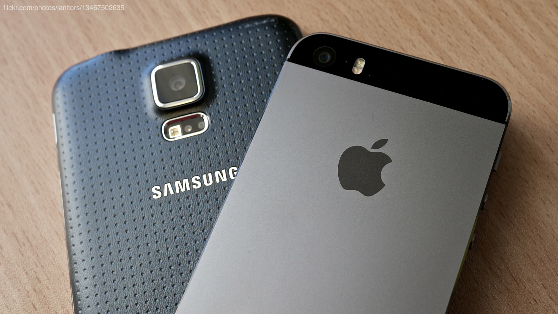 samsung-vs-apple-in-plas-advertisers-spent-3x-more-on-iphone-ads-than