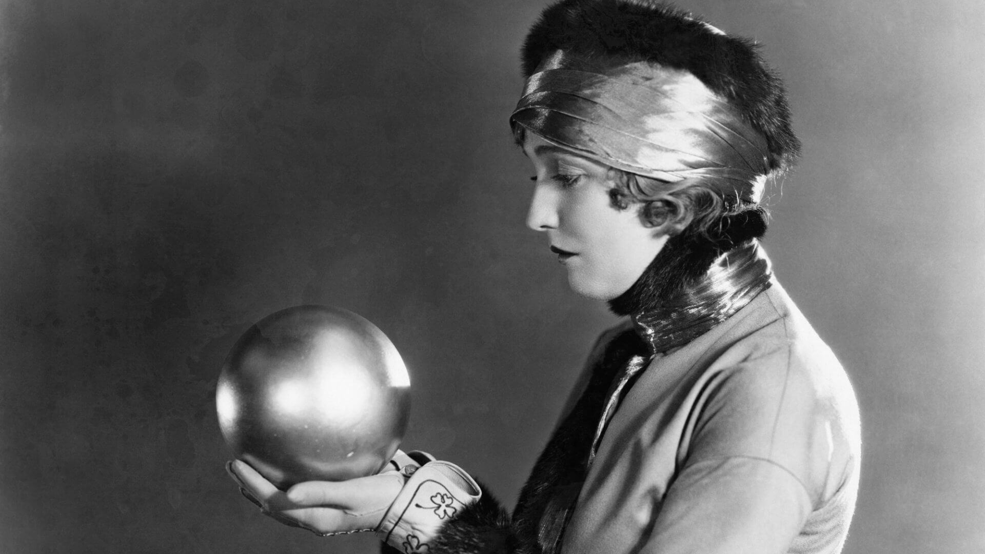 Glimpses Of The Future: 10 Fringe SEO Predictions For 2015