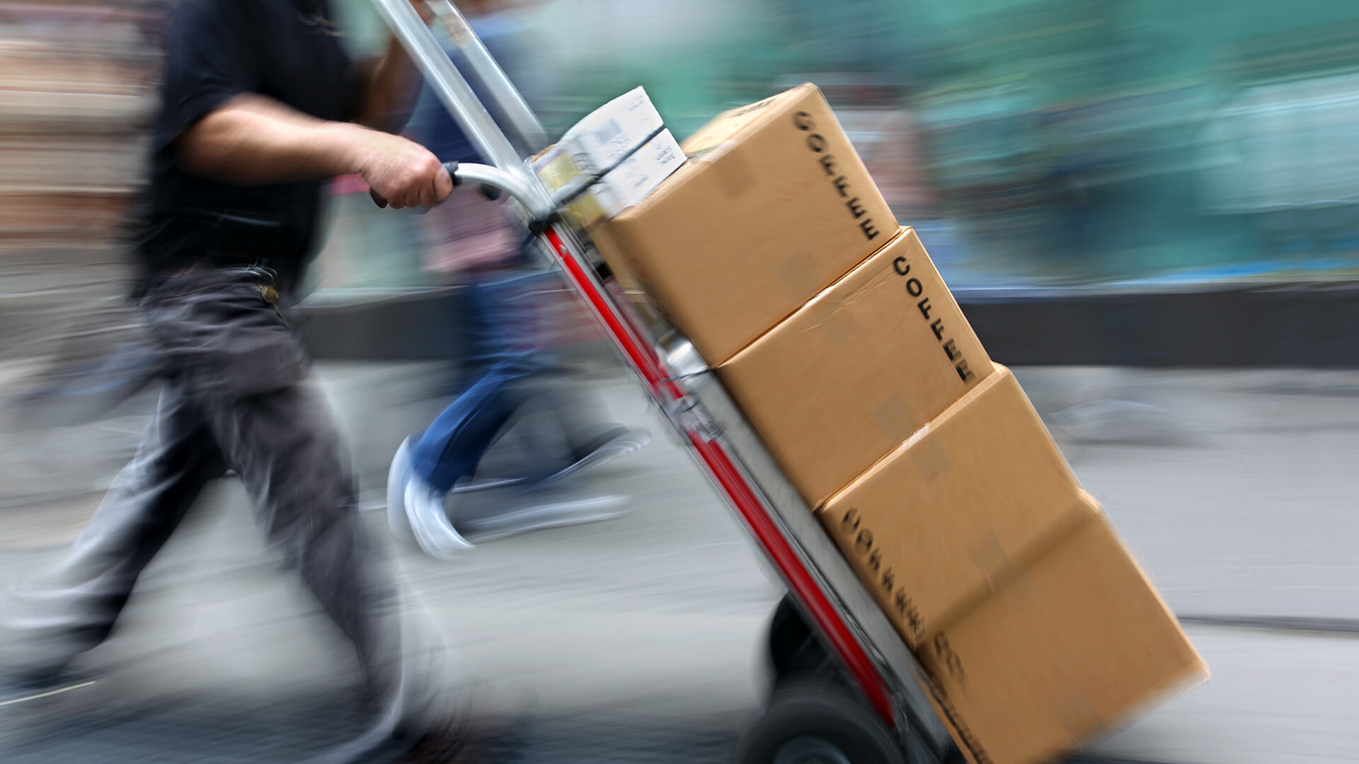 how-local-businesses-can-turn-the-threat-of-on-demand-deliveries-to