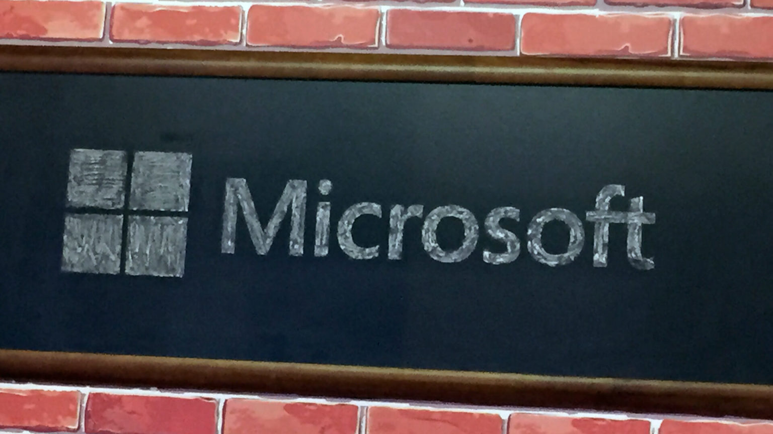 Microsoft Translator App Comes To iOS & Android With Wearable Support