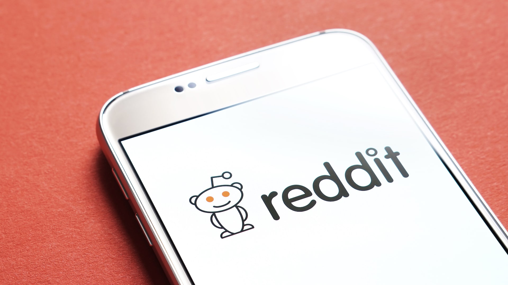 Reddit ads enhanced by new advertiser features